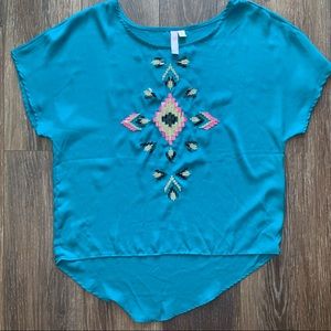 Blue flowy top with beaded design by Alya size small